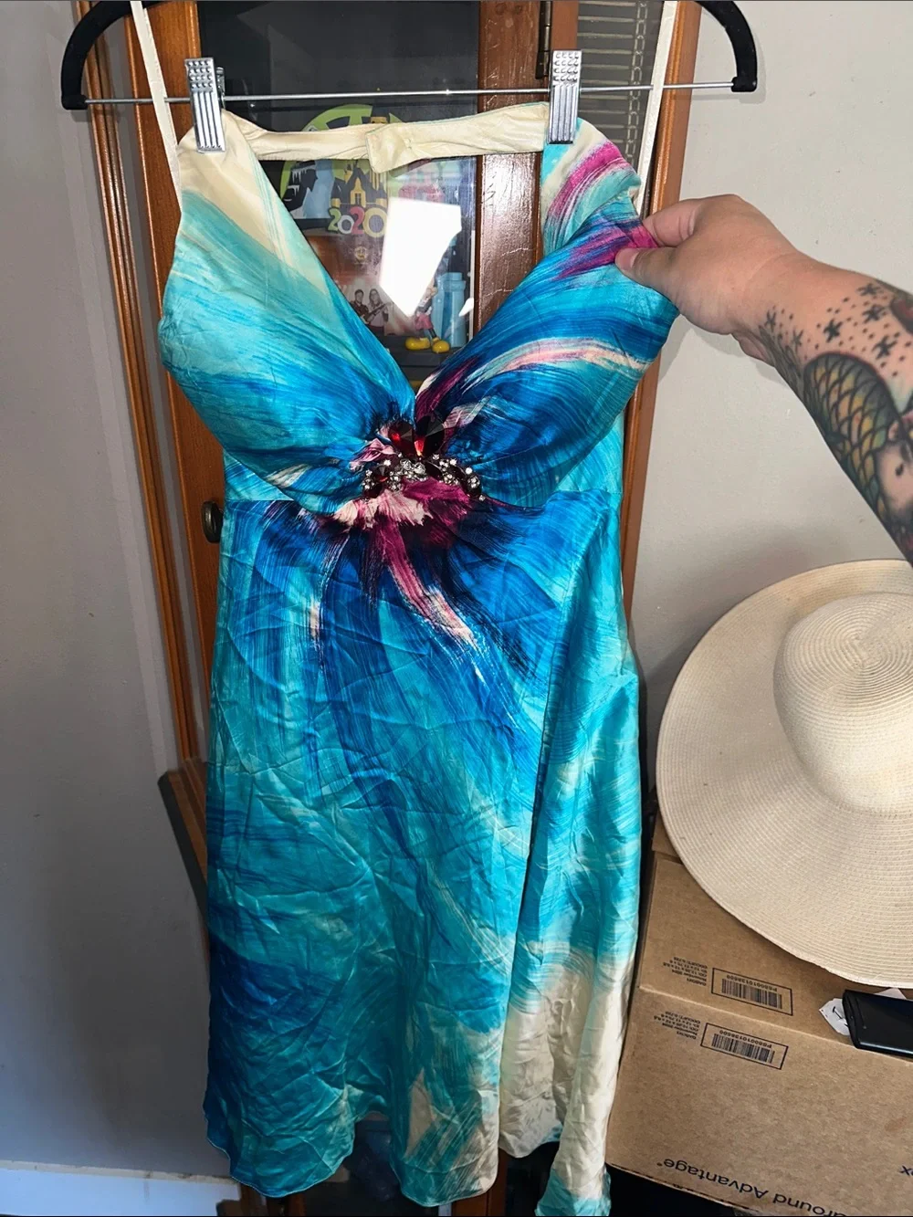 Blue Multicolor V-Neck Midi Dress with Decorative Waist Accent